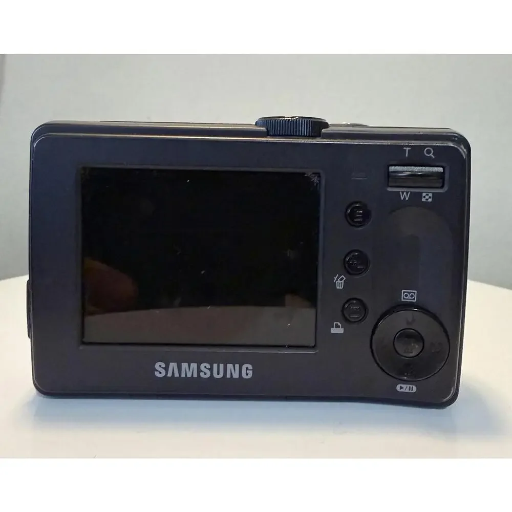 Samsung S750 Digital Camera 7.2 MP Compact Point & Shoot